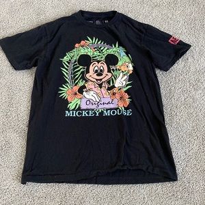 Disney NEFF t shirt M